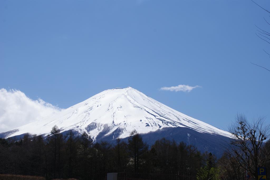 Pica Fujiyoshida Hotel Buitenkant foto